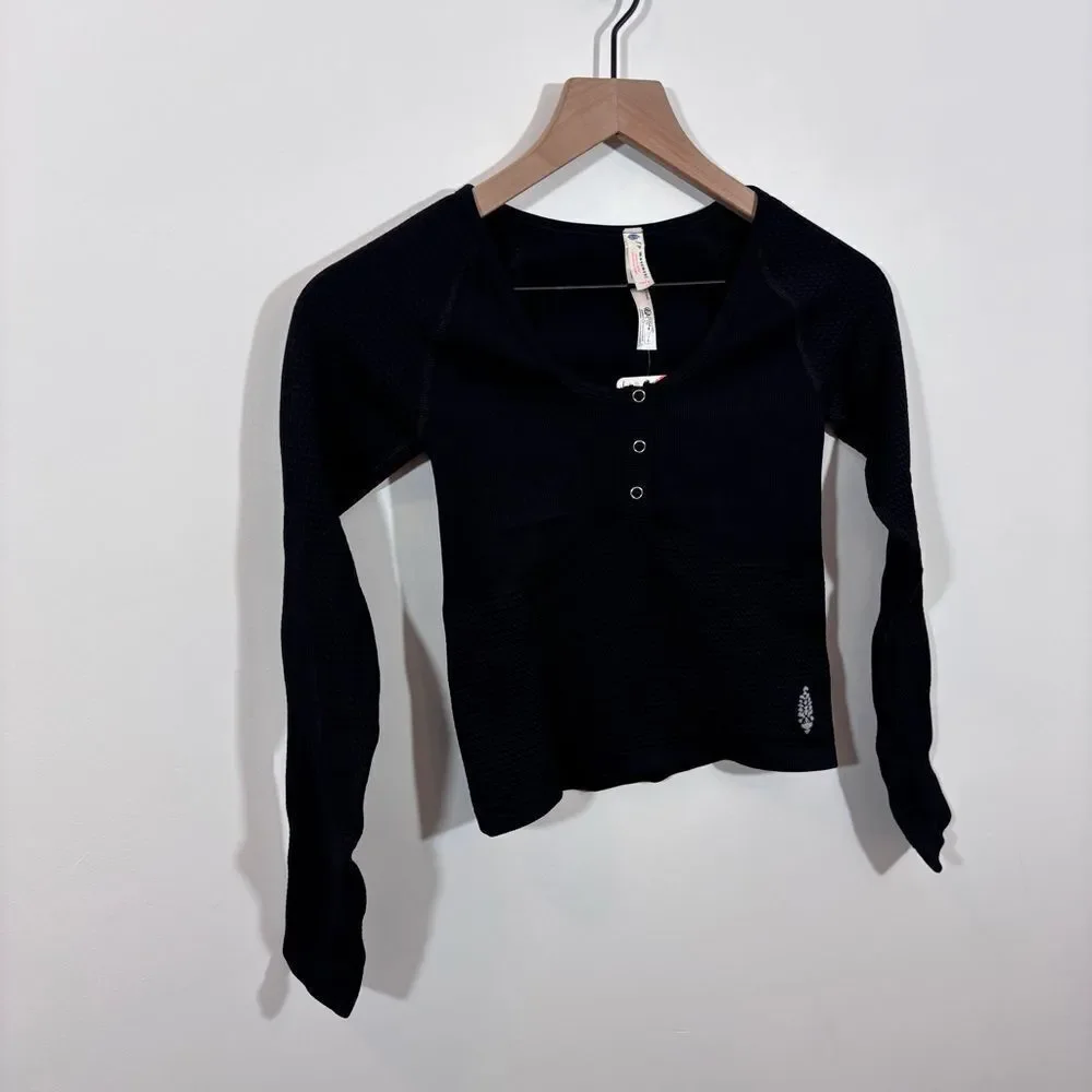 FREE PEOPLE MOVEMENT BAIL OUT LONG SLEEVE LAYER NEW with tags Size XS/S Black
